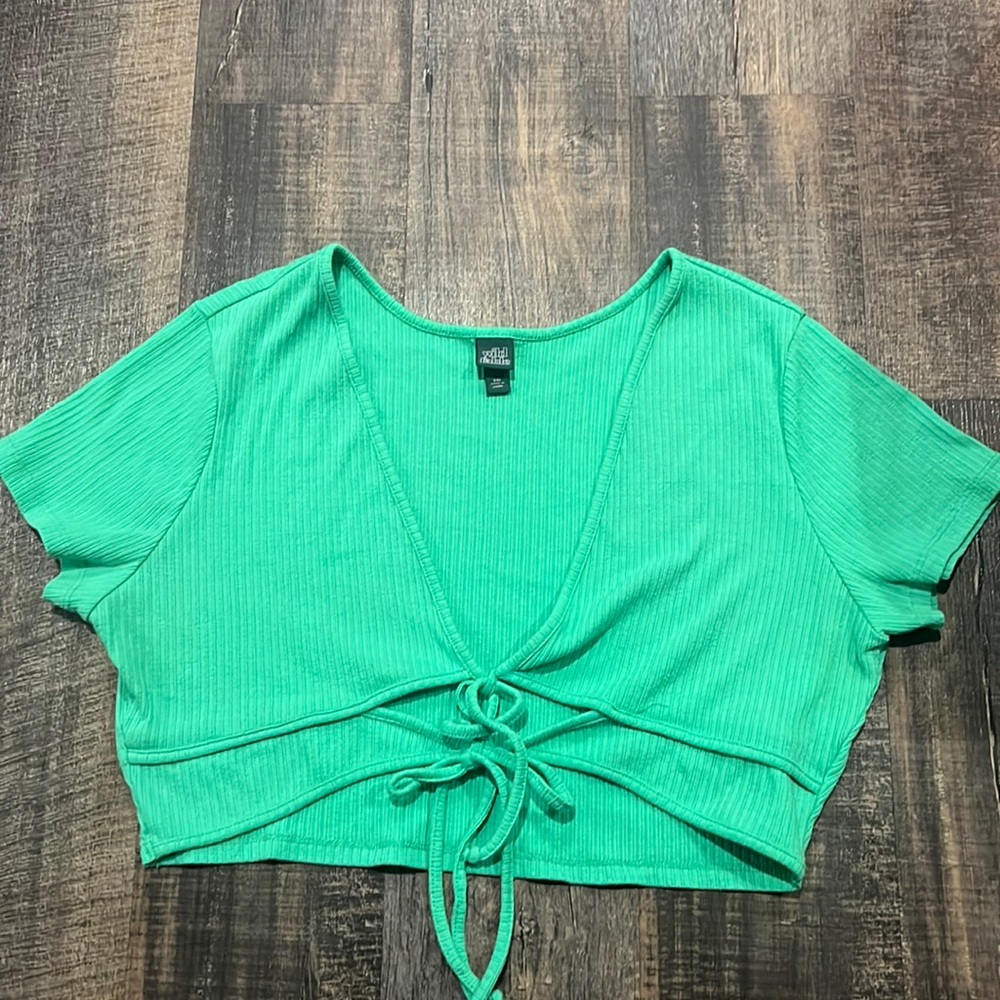WILD FABLE GREEN TIE CROP TOP